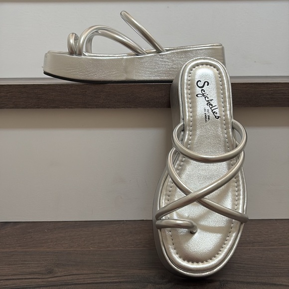 🔥 NWT 🎉 Seychelles silver strappy platform sandals 5.5 - Picture 1 of 7